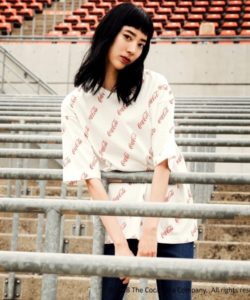 総柄ロゴTシャツ２