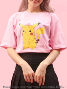 ピカチュウプリントTシャツ