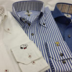 カフス刺繍入りメンズビジネスシャツメイン