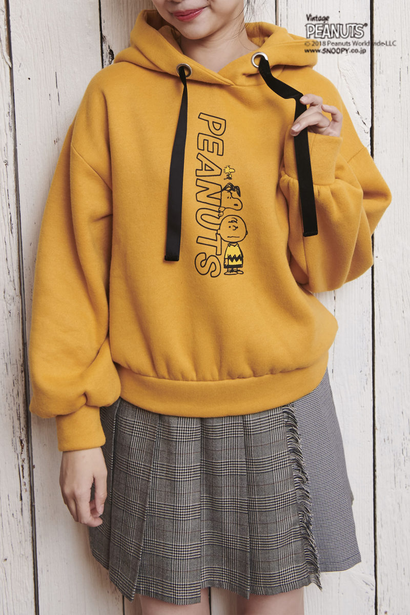 スヌーピーひょっこりパーカー3