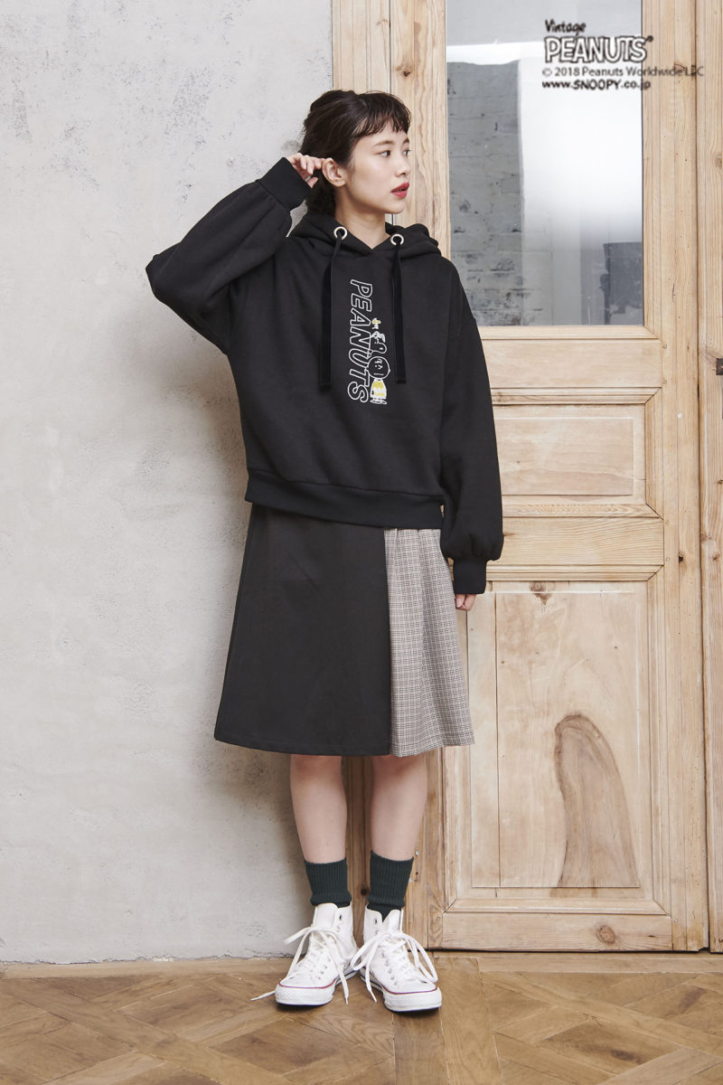 スヌーピーひょっこりパーカー4