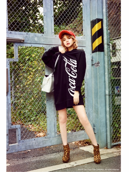 【コカ･コーラコラボ】オフショルニットチュニック