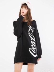 【コカ･コーラコラボ】オフショルニットチュニック３