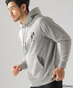 【Disney(ディズニー）】キモウウラケフーディー２