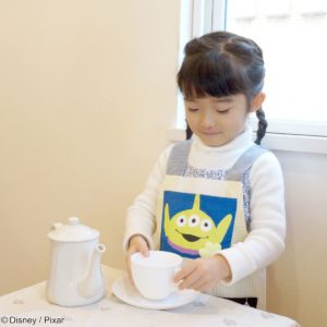 【DISNEY/PIXAR】エイリアン　ちょっとさわれるエプロン　キッズ