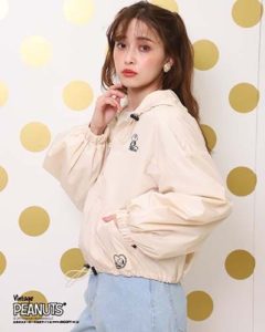 マウンテンパーカーピンク２