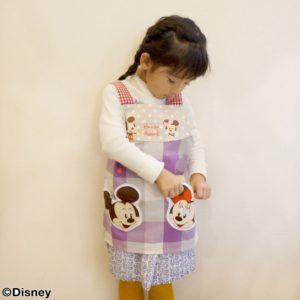 【Disney】ミッキーマウス＆ミニーマウス　向かい合わせポケットエプロン　キッズ2