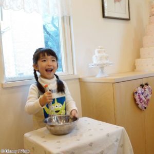 【DISNEY/PIXAR】エイリアン　ちょっとさわれるエプロン　キッズ2