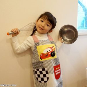 【DISNEY/PIXAR】カーズ　ちょっとさわれるエプロン　キッズ