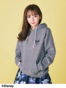 【Disney Collection】刺繍パーカー３