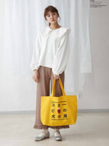 スヌーピーの犬小屋トート４