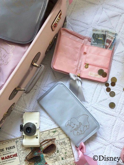 DumboパスポートMケース