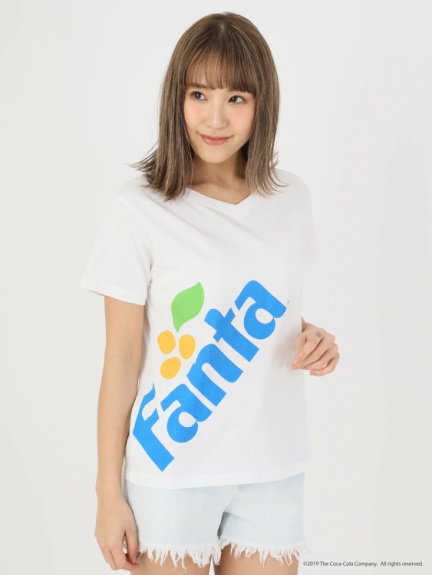 「コカ・コーラ」コラボVネックTシャツ