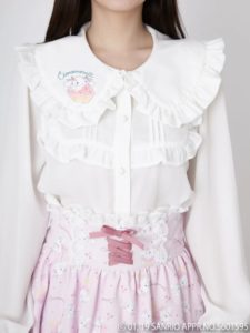 シナモロールコラボブラウス３