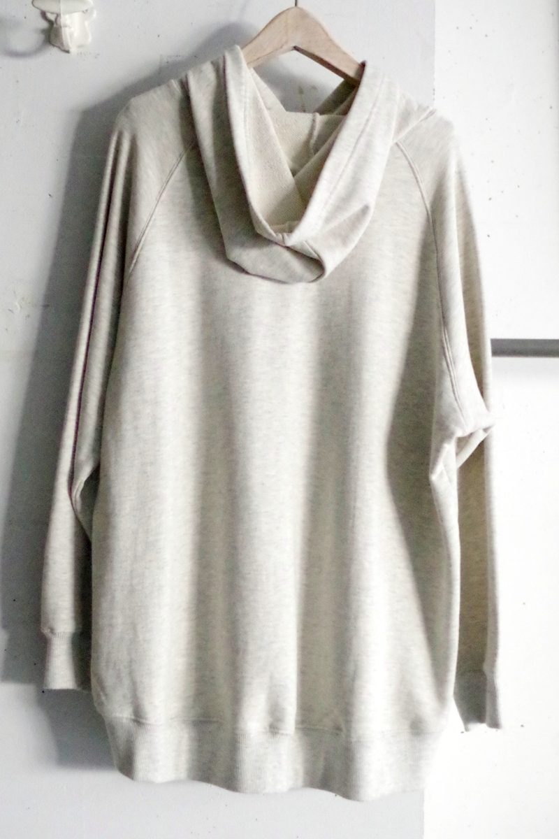 PEANUTS刺繍フーディ3