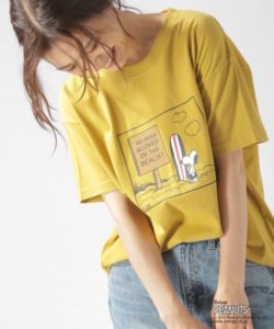 スヌーピーCネックTシャツ３