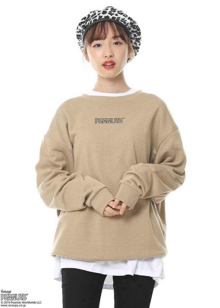 SPINNS「スヌーピー ビッグスウェット」フロントスタイル